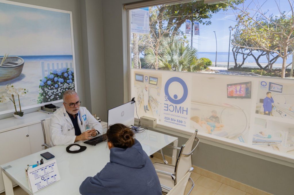 como funciona oxigenoterapia hiperbárica